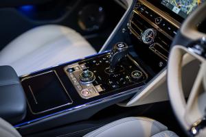 Bentley Flying Spur 2020 года  (JP)